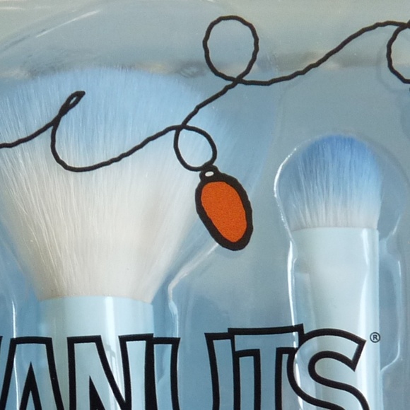 🎀 $22 - wet n wild x Peanuts Snoopy Makeup Brush Set 4 pc Brand New in Box - Picture 9 of 11